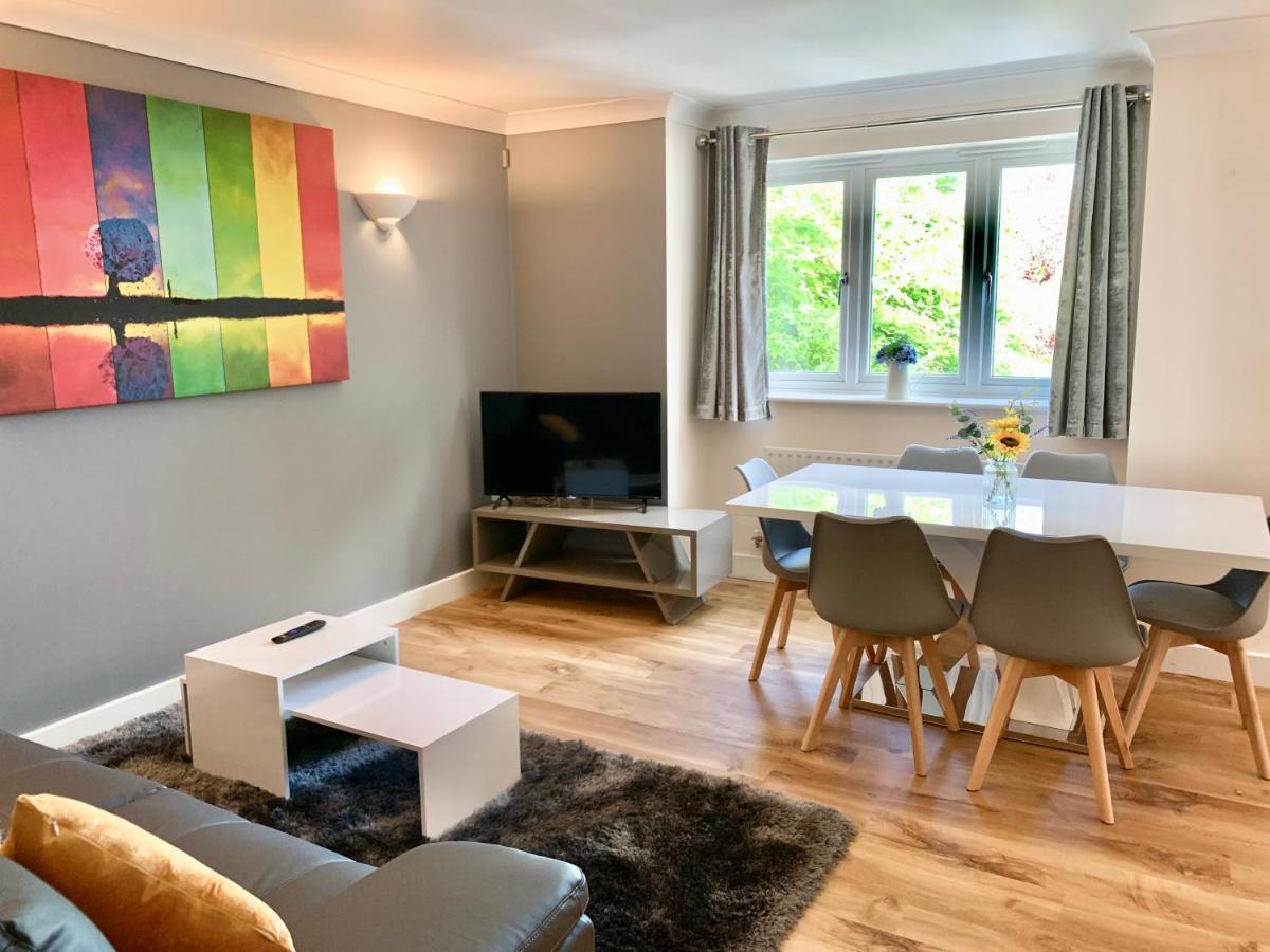 Risinghurst, Oxford, An Entire 2Beds, 2Bathrooms, Free Wi-Fi, Free Parking אוקספורד מראה חיצוני תמונה